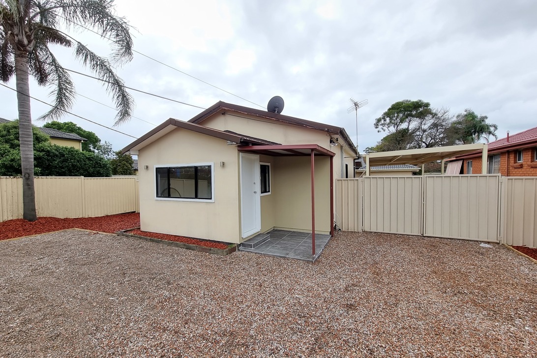 393 Blacktown Road, Prospect NSW 2148 house For Rent