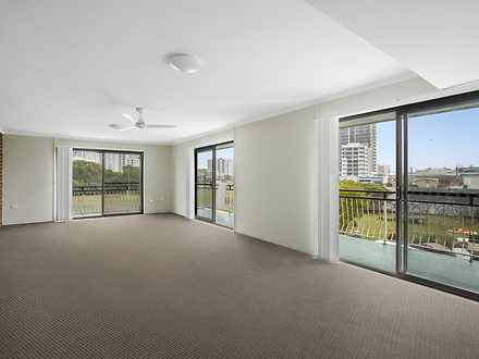 2/6 Brightlands Court, Mermaid Waters 4218, QLD House Photo