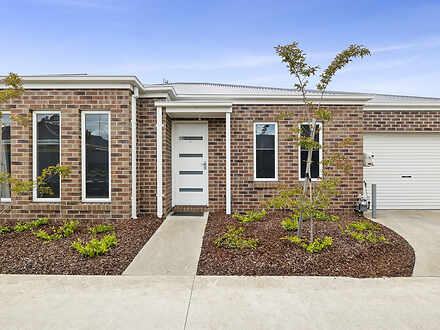 2/10 Wood Street, Soldiers Hill 3350, VIC House Photo