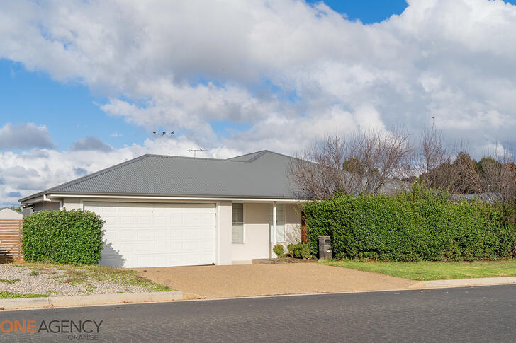 18 Diamond Drive, Orange 2800, NSW House Photo